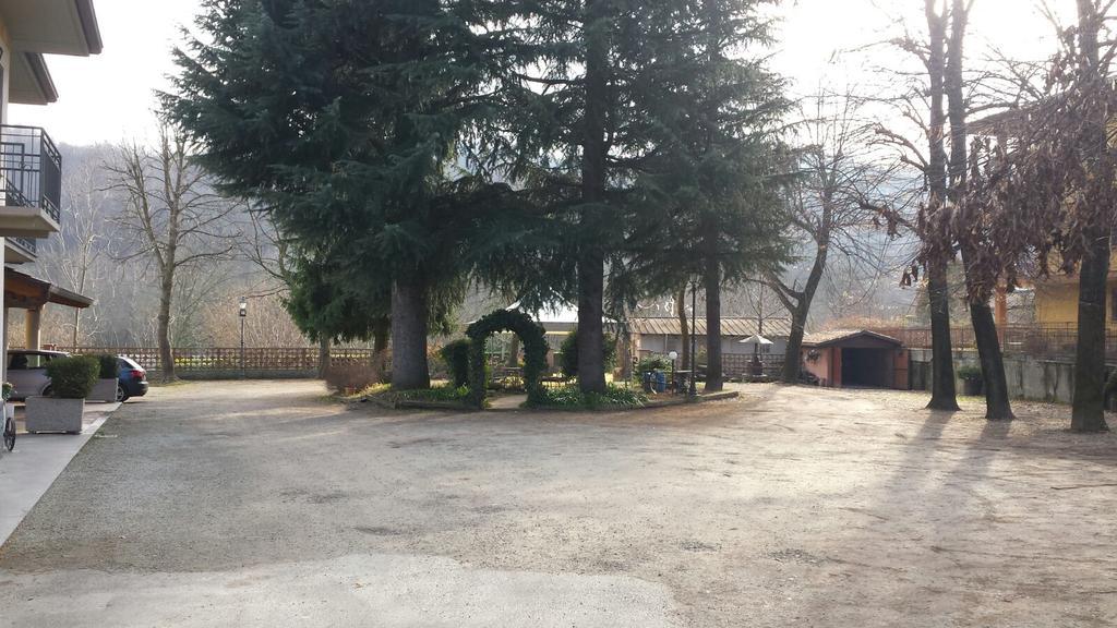 Ristorante Buasca Hotel Cuorgnè Екстериор снимка