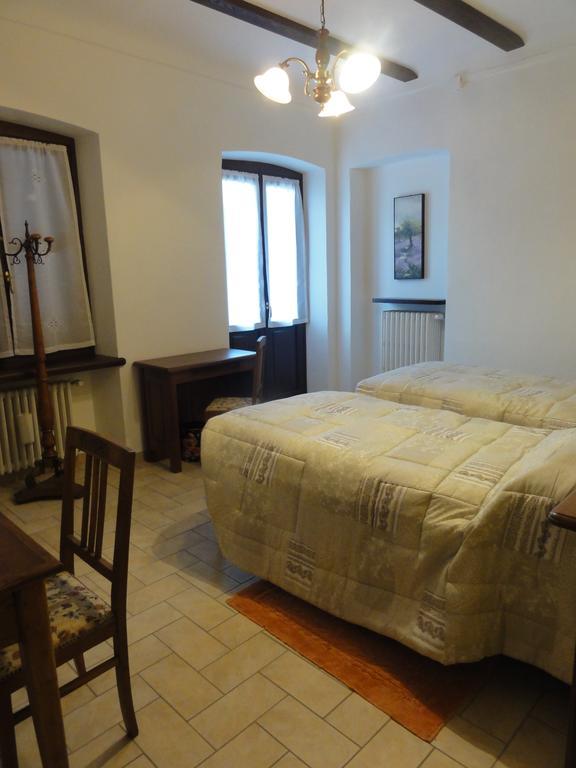Ristorante Buasca Hotel Cuorgnè Екстериор снимка