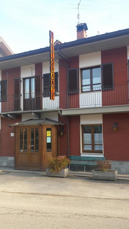 Ristorante Buasca Hotel Cuorgnè Екстериор снимка