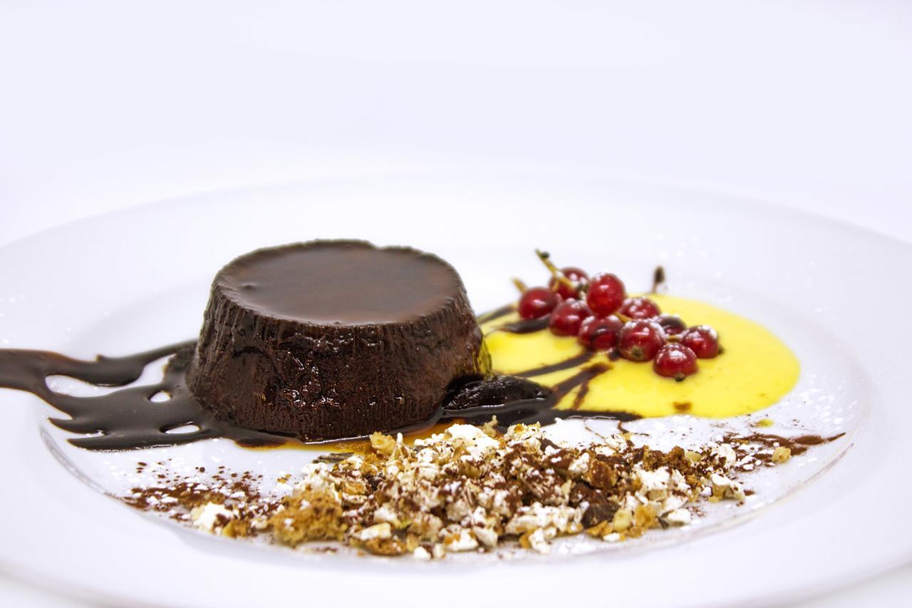 Ristorante Buasca Hotel Cuorgnè Екстериор снимка