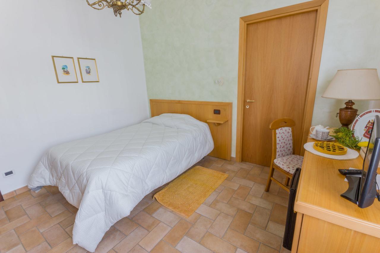 Ristorante Buasca Hotel Cuorgnè Екстериор снимка