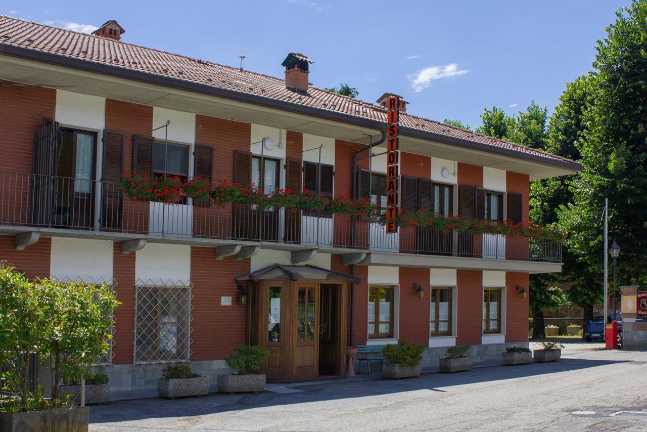 Ristorante Buasca Hotel Cuorgnè Екстериор снимка
